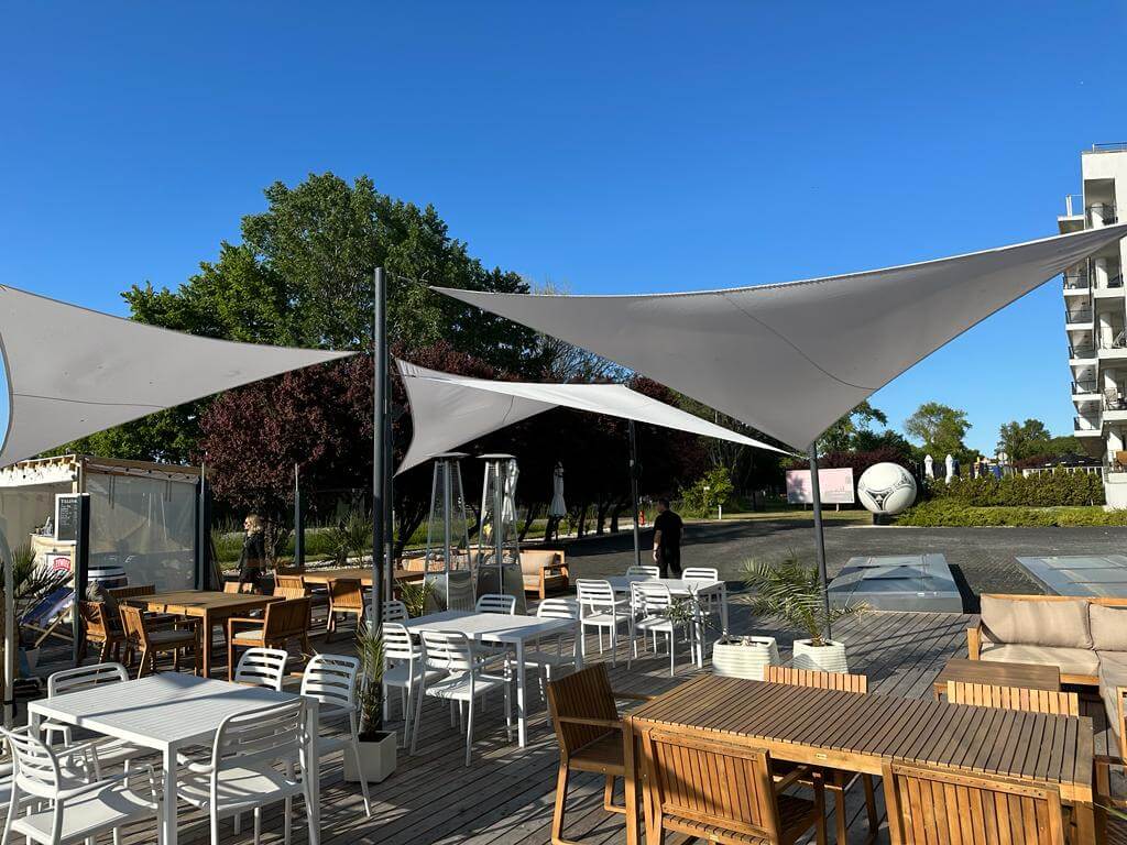 Pubs, restaurants and holiday parks